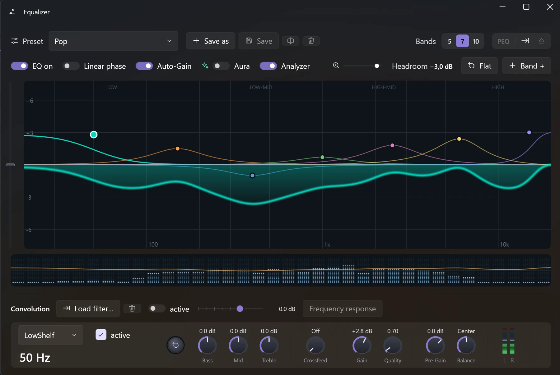 Screenshot 16: Equalizer in its own window: frequency-response curve with bands, preset bar at the top, tone controls and analyzer